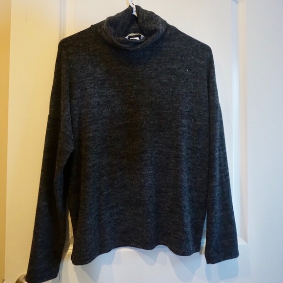 H&M turtleneck sweater - Picture 1 of 4
